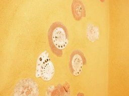 Gelbe Dusche in Tadelakt