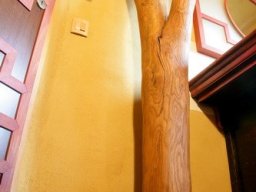 Gelbe Dusche in Tadelakt