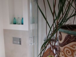 Helle Dusche in Tadelakt