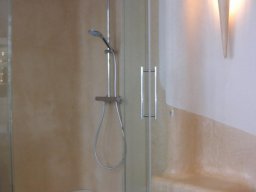 Badgestaltung mit natürlichem Material