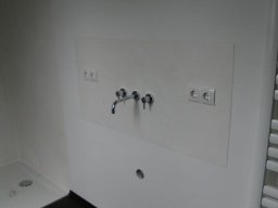 Badgestaltung mit natürlichem Material