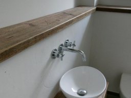 Badgestaltung mit natürlichem Material