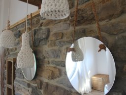 Bad aus Tadelakt, Feldstein und Holz