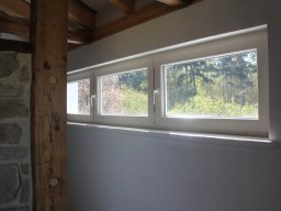 Bad aus Tadelakt, Feldstein und Holz