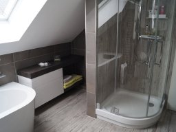 Edelfliesen mit Kalkputz