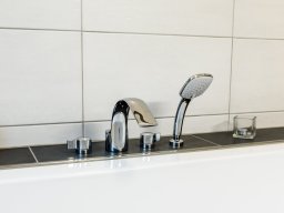 Bad, modern. schwarz-weis