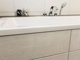 Bad, modern. schwarz-weis