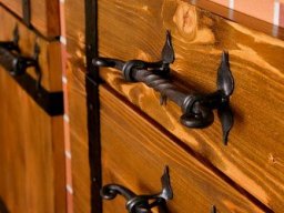 Rustikal mit schmiedeeisernen Elementen