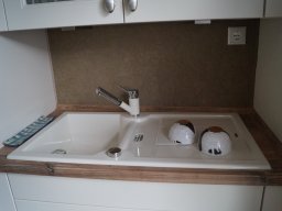 Wandfläche einer Bauerküche in Tadelakt