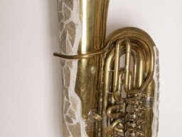 Leuchter aus Blasinstrumenten