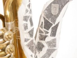 Leuchter aus Blasinstrumenten