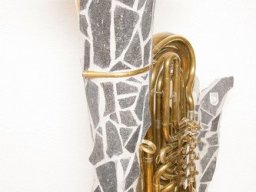 Leuchter aus Blasinstrumenten